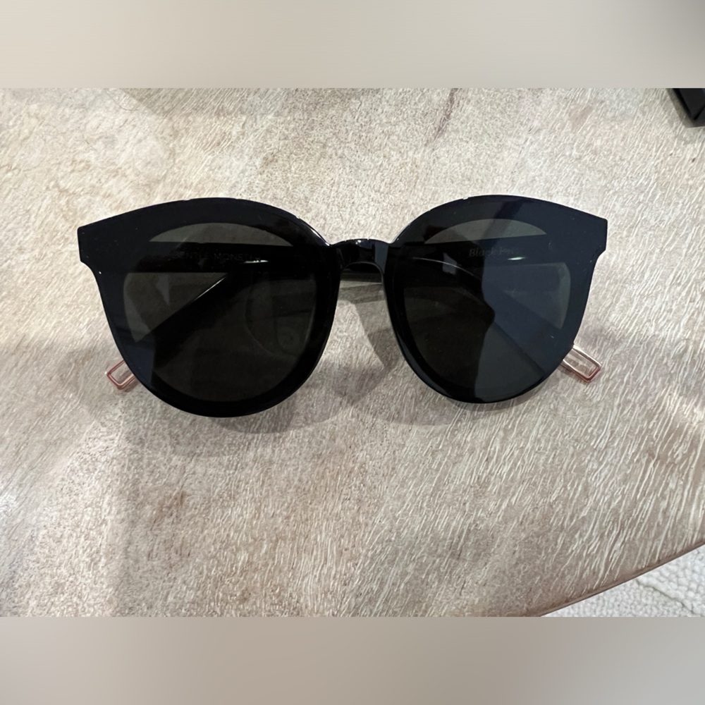Gentle Monster Black Peter 01